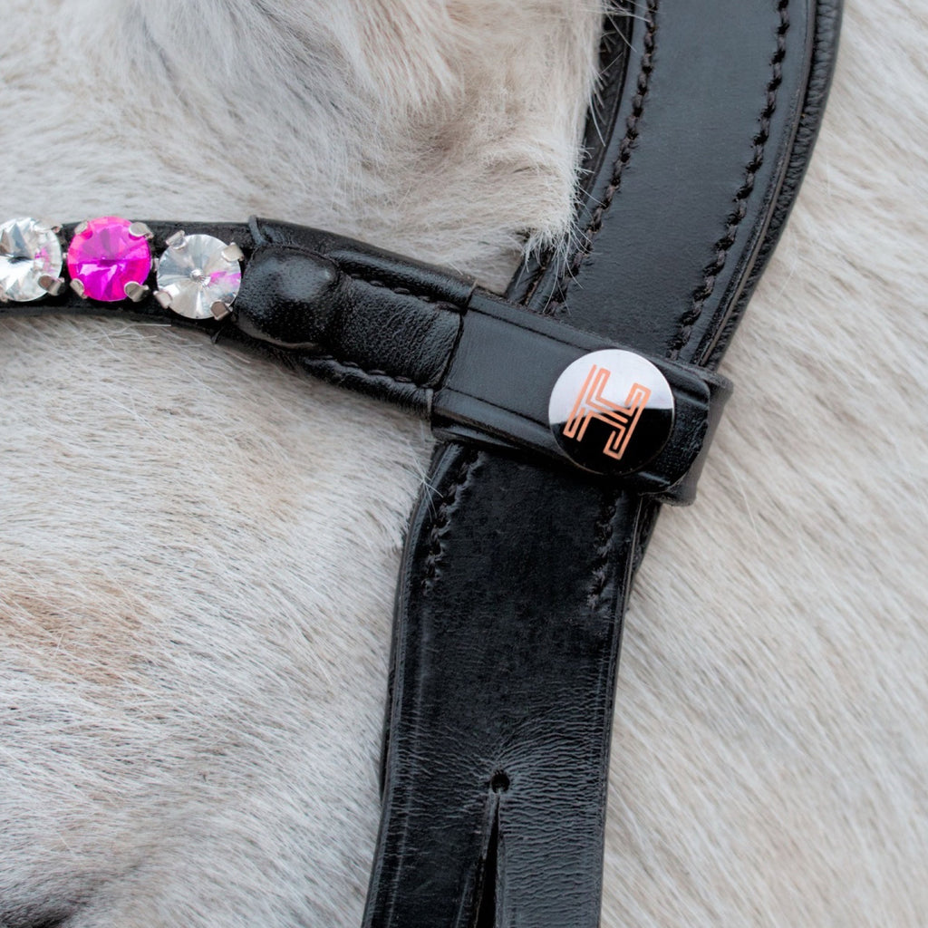 Frontal Weiß & Pink Adler – Schwarzes Leder & Kristalle | HIT PONY