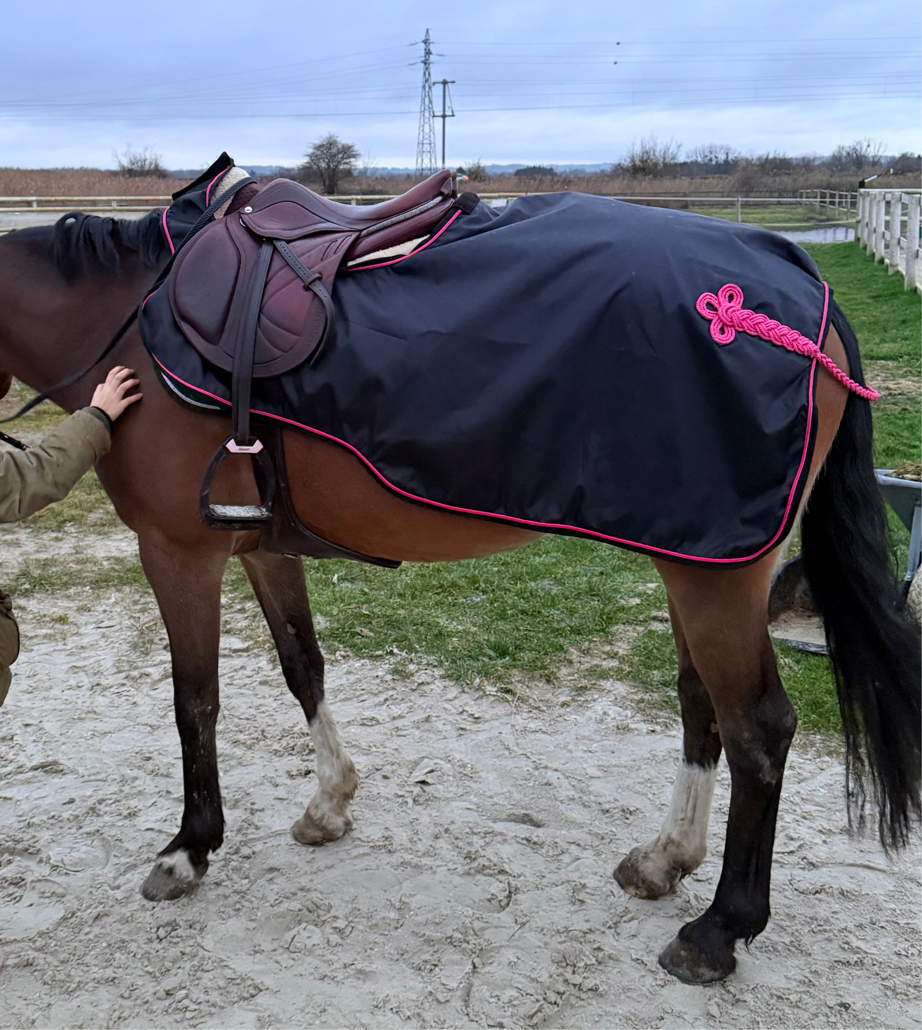Couvre-rein imperméable noir et rose pink